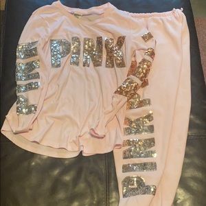 Women’s VS PINK Outfit